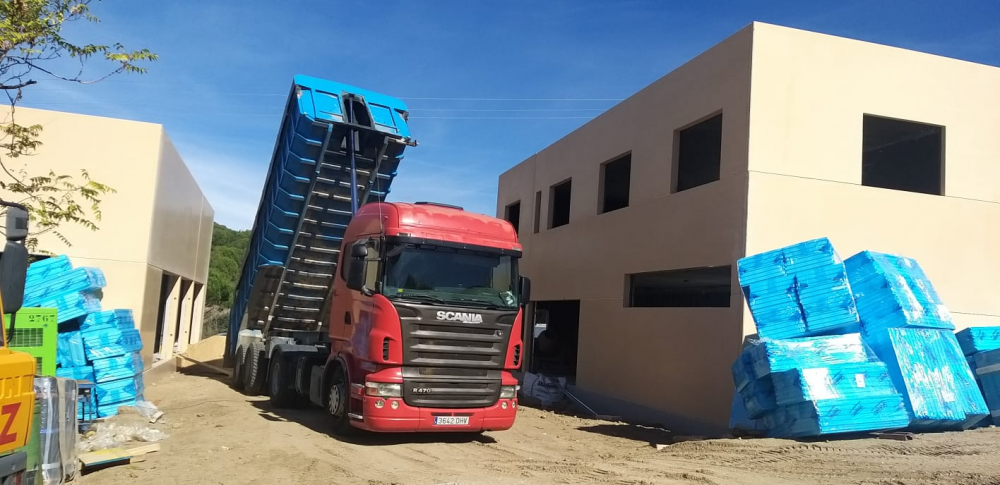 Excavación de huecos para piscinas en Torrelodones, Boadilla y alrededores